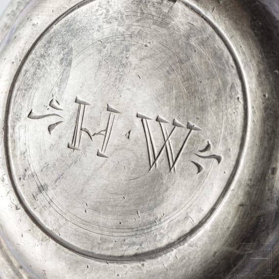 Zwei Stitzen aus Zinn, Ochsenfurt und Augsburg, 17./18. Jhdt.