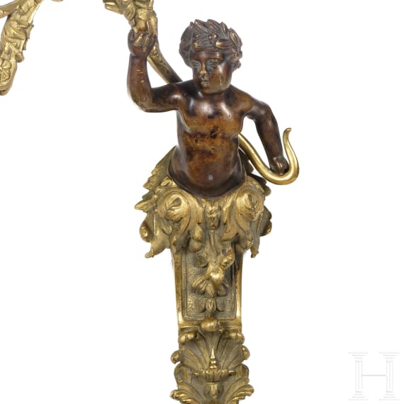 Feuervergoldeter zweiflammiger Wandleuchter mit Putto, Frankreich, 19. Jhdt.