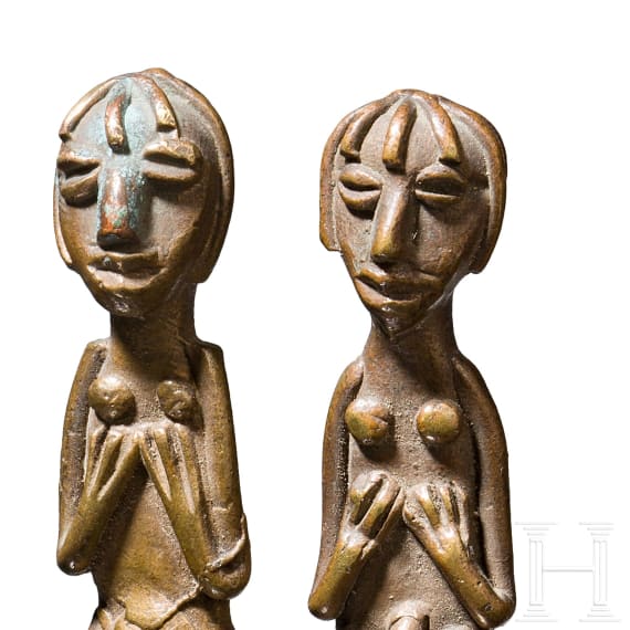 H&ouml;lzernes Besteck, zwei kleine Bronzefiguren, Afrika um 1900
