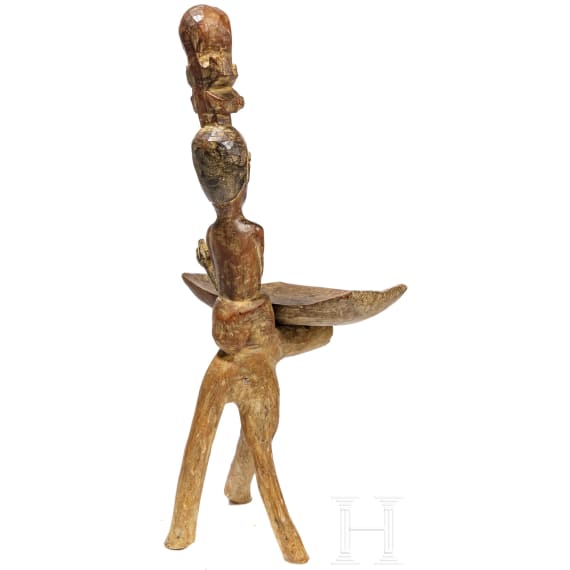 Hocker mit Figurenschmuck, Zentralafrika, 20. Jhdt.