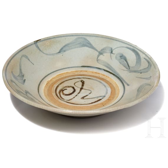 Gro&szlig;e Schale mit kobaltblauem Dekor, China, Ming-Dynastie, 15. - 16. Jhdt.