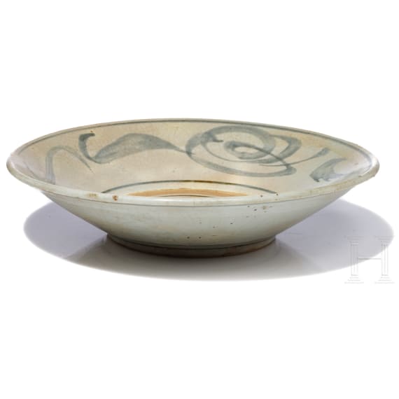Gro&szlig;e Schale mit kobaltblauem Dekor, China, Ming-Dynastie, 15. - 16. Jhdt.
