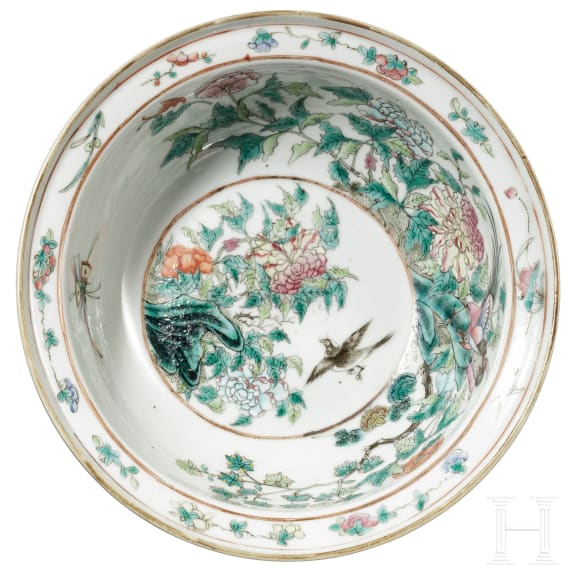 A Chinese porcelain bowl, 19th century
