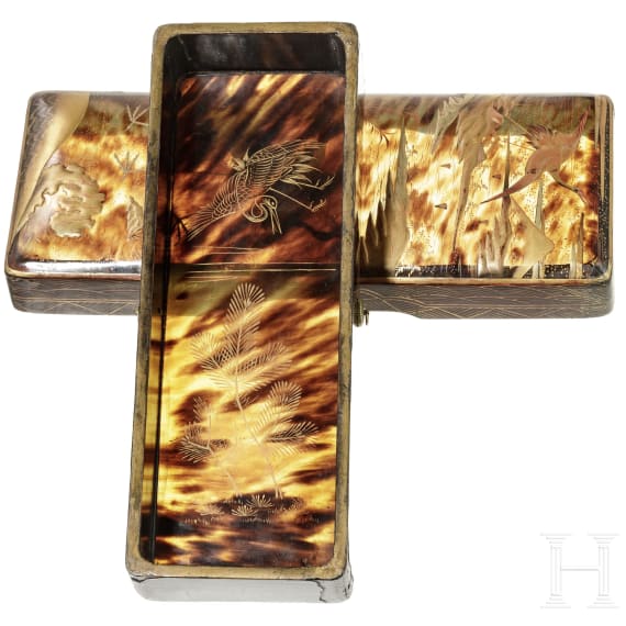 Lackschatulle aus Schildpatt und Holz, Japan, Edo-Periode