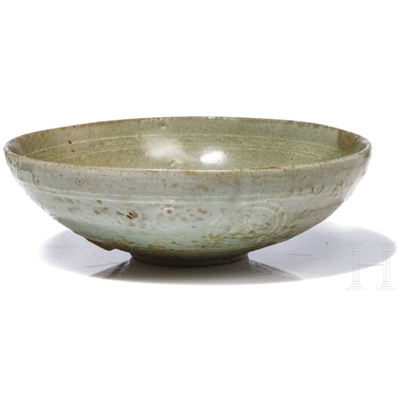 A Korean celadon bowl, Koryo Dynasty, 14th century