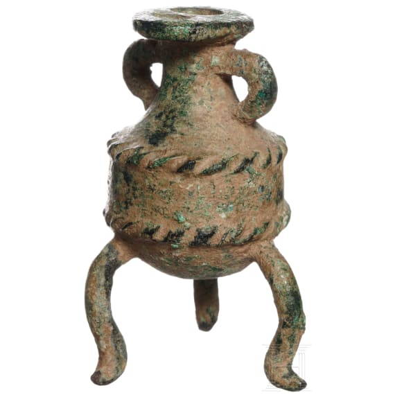 Miniaturamphore auf Dreifuß, Bronze, Griechenland, 5. - 3. Jhdt. v. Chr.