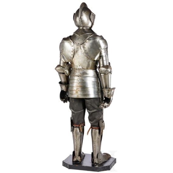 A German suit of armour in the style of the 16th/17th century, collector's replica of the 20th century
