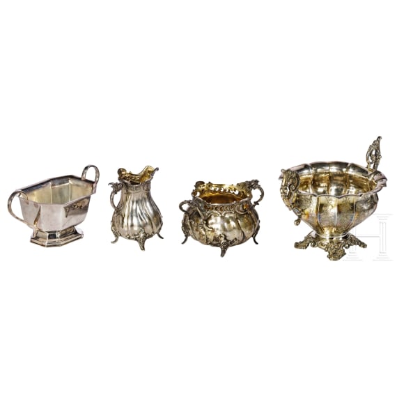 F&uuml;nf Schalen und zwei K&auml;nnchen, &uuml;berwiegend in Silberausf&uuml;hrung, 19./20. Jhdt.