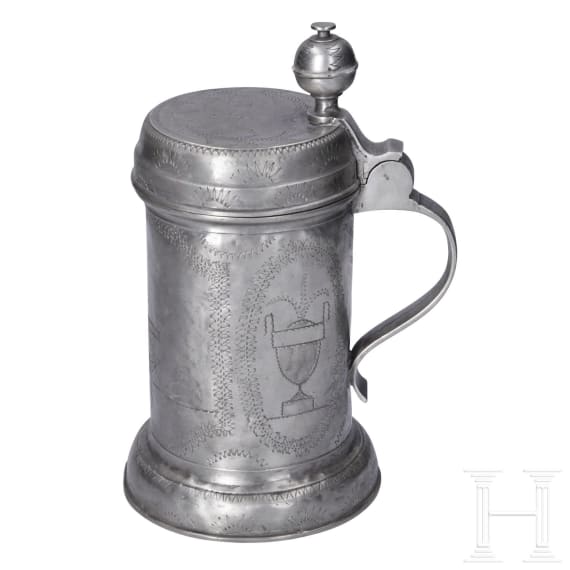 Gravierter Walzenkrug und Schokoladenkanne, Sachsen, um 1800