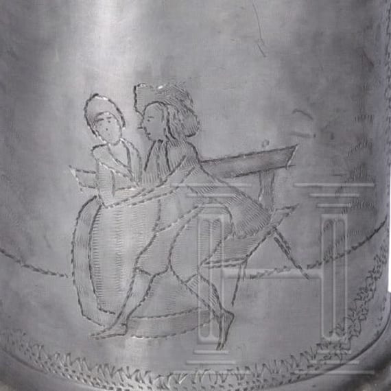 Gravierter Walzenkrug und Schokoladenkanne, Sachsen, um 1800