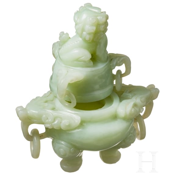 Deckelgef&auml;&szlig; aus hellgr&uuml;ner Jade, China, Ende 19./Anfang 20. Jhdt.