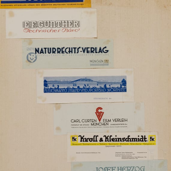Willi Engelhardt - vier Kartonplatten mit Werbe- und Reklamebl&auml;ttern sowie Briefk&ouml;pfen, mit Pschorr-Br&auml;u, Gretchen-Post, Dix-Film M&uuml;nchen, sowie ein Sonderdruck "Soldaten und K&uuml;nstler", 1941