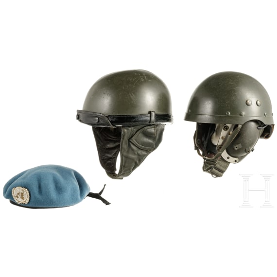 Neun milit&auml;rische Kopfbedeckungen, Frankreich