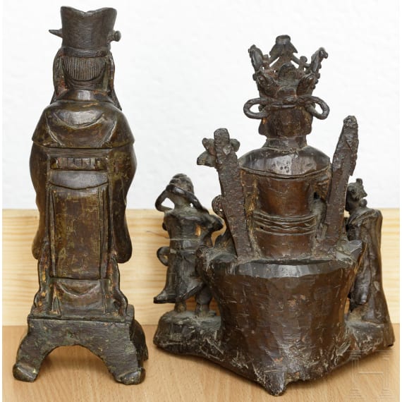 Zwei Eisengussfiguren, China, 19. Jhdt.