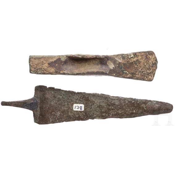 Lappenbeil und Bronzedolch, Mitteleuropa, Bronzezeit, 2. Jtsd. v. Chr.