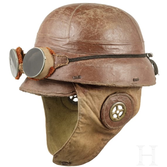 An aviation helmet of the type "Roold"
