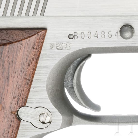Lot 2604 | Modern pistols and revolvers | Online Catalogue | A92s 