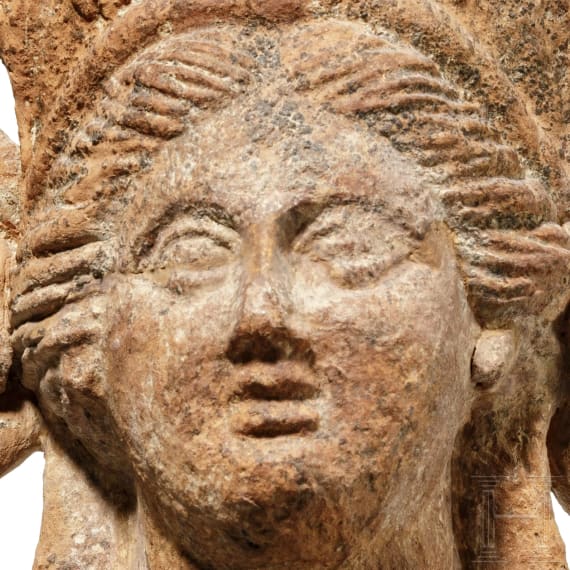 Terrakottakopf einer Frau mit Diadem, hellenistisch, 2. - 1. Jhdt. v. Chr.