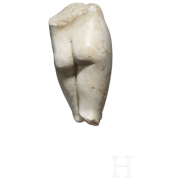 Weiblicher Marmortorso in Anlehnung an die Aphrodite von Knidos, römisch, 1. - 2. Jhdt.