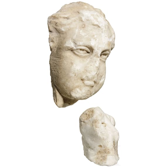 Marmorkopf eines Knaben und Marmorhand, römisch, 2. - Mitte 3. Jhdt.