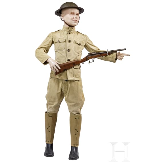 A children's uniform of a US soldier in World War I