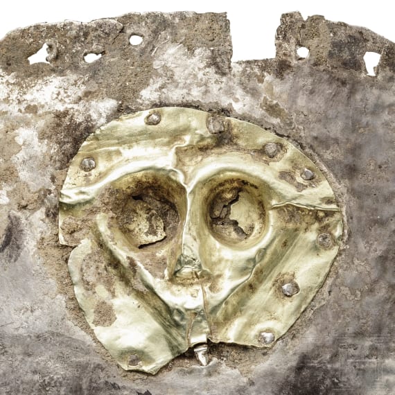 Stierkopfapplike, elamitisch, 3. - 2. Jtsd. v. Chr.