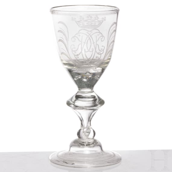 Pokal mit Spiegelmonogramm, um 1710