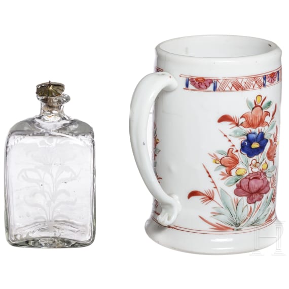Rechteckflasche und Milchglaskrug, 19. Jhdt.