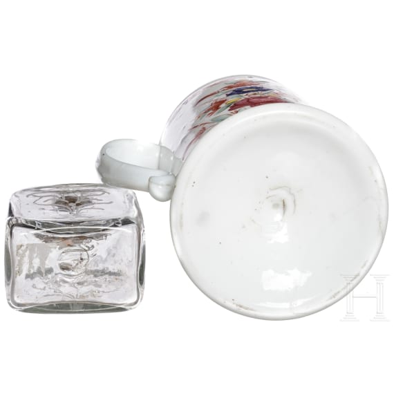 Rechteckflasche und Milchglaskrug, 19. Jhdt.