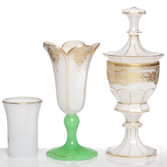 Deckelpokal, Becher und Fu&szlig;vase, B&ouml;hmen, 19. Jhdt.