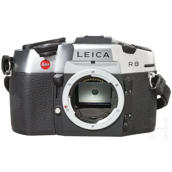 Kamerageh&auml;use Leica R8 mit Blitzger&auml;t Leica SF 20, Ledertasche