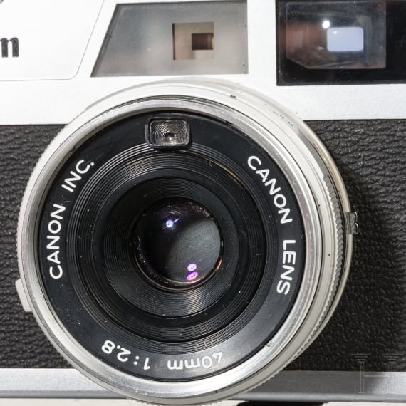 2 Kleinbild-Kompaktkameras: Leica Z2X und Canon Canonet 28