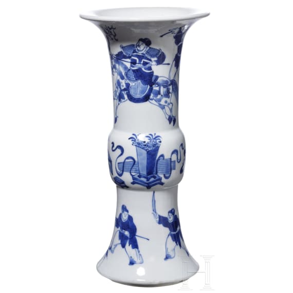 Wei&szlig;-blaue Gu-Vase, China, 20. Jhdt.