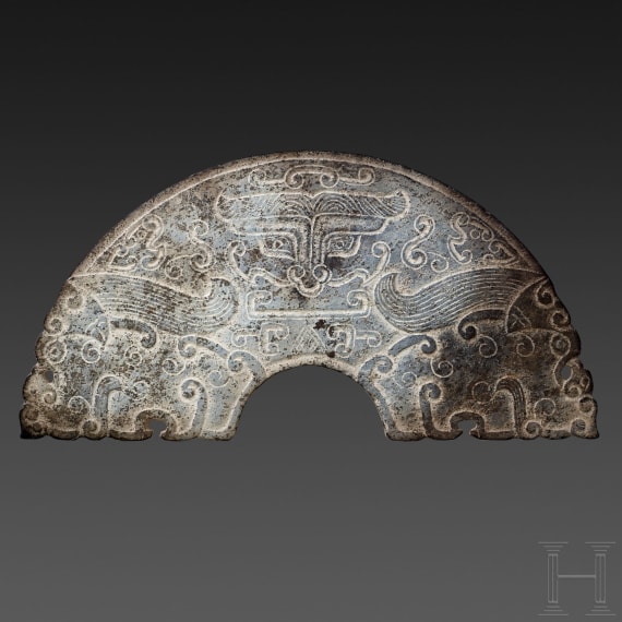 H&auml;lfte einer Bi-Scheibe, Nephrit, China, um 1900