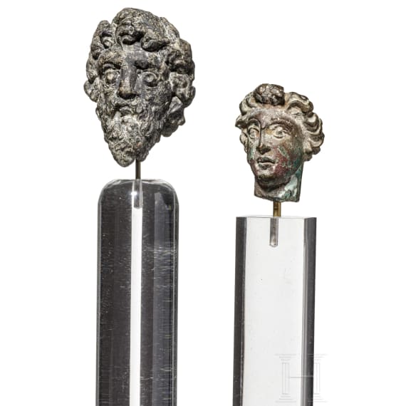 Zwei Bronzek&ouml;pfe von Statuetten, r&ouml;misch, 2. - 3. Jhdt.