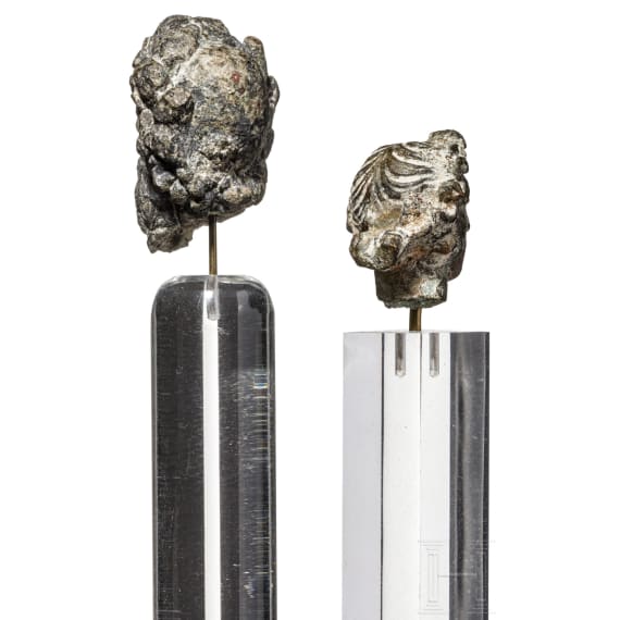 Zwei Bronzek&ouml;pfe von Statuetten, r&ouml;misch, 2. - 3. Jhdt.