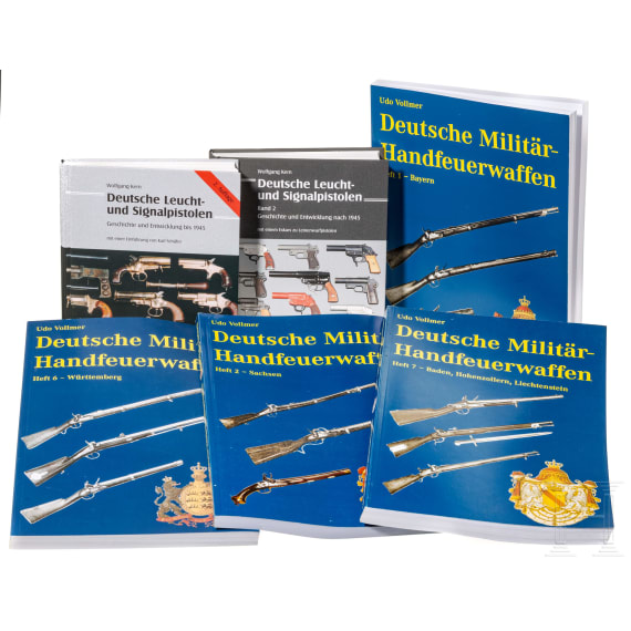 Vollmer - "Dt. Milit&auml;rhandfeuerwaffen" (Bde 1, 2, 6, 7); Kern - "Dt. Leucht- und Signalpistolen"
