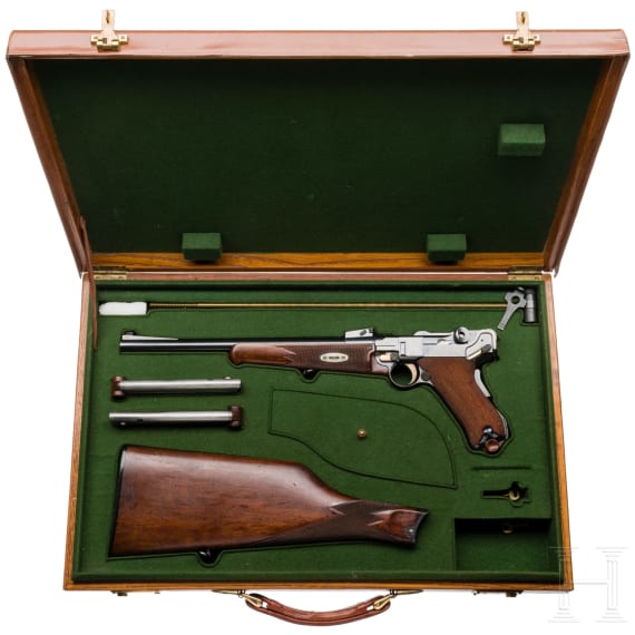 A cased Luger presentation Carbine Mod. 1902 by DWM, with "GL" initials (Georg Luger)