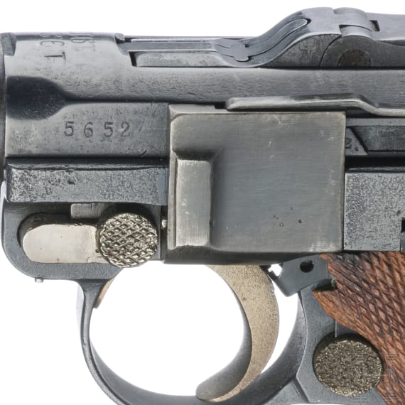 A Luger pistol by DWM, 1917/1920, Reichswehr, police