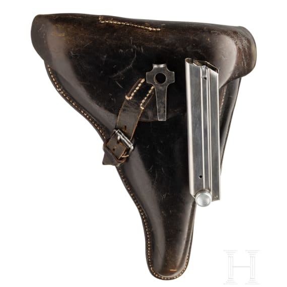 Pistole 08, Mauser, Code "1936 - S/42", zwei Magazine, Koffertasche
