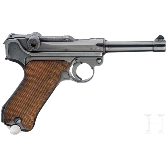 A Luger pistole by Mauser, code "1938 - S/42", 2 matching magazines, holster; Kriegsmarine