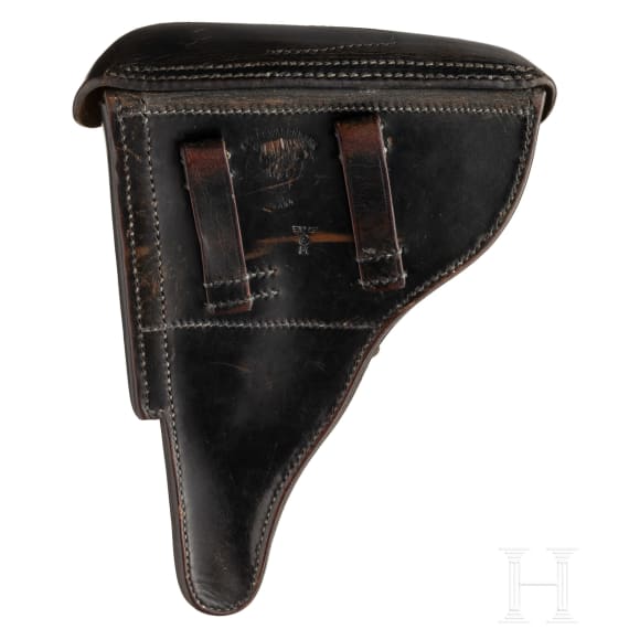 A Luger pistole by Mauser, code "1938 - S/42", 2 matching magazines, holster; Kriegsmarine
