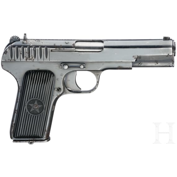 Tokarev TT 33, mit Tasche