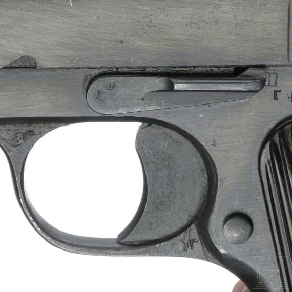 Tokarev TT 33, mit Tasche
