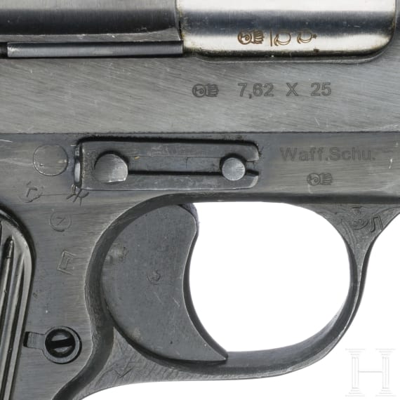 Tokarev TT 33, mit Tasche