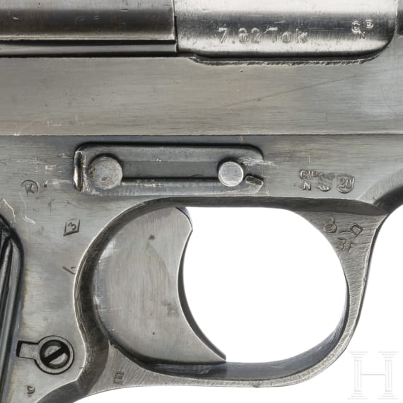 Tokarev TT 33, mit Tasche und Koppel