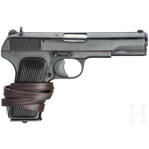 Tokarev TT 33, mit Tasche