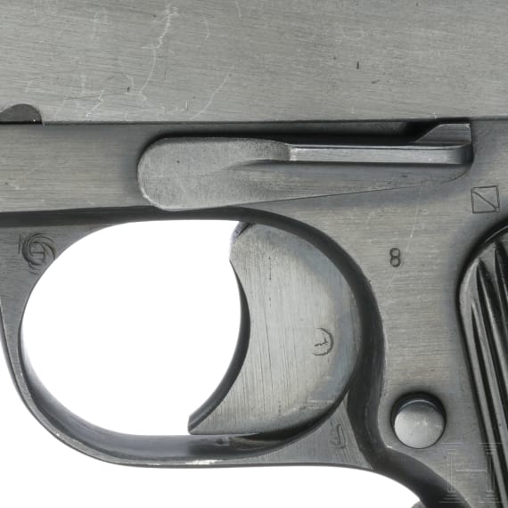 Tokarev TT 33, mit Tasche