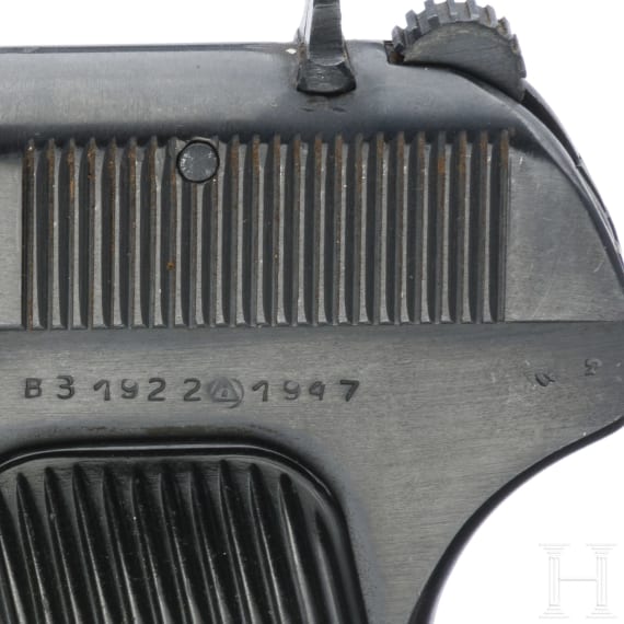Tokarev TT 33, mit Tasche