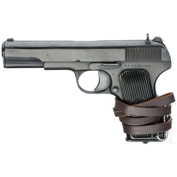 Tokarev TT 33, mit Tasche